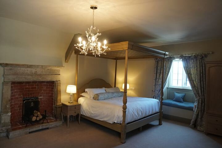 Room 3 of 64