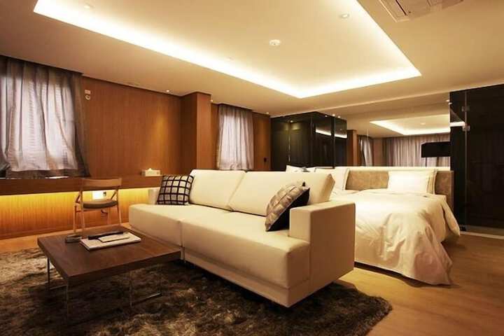 Room 16 of 45