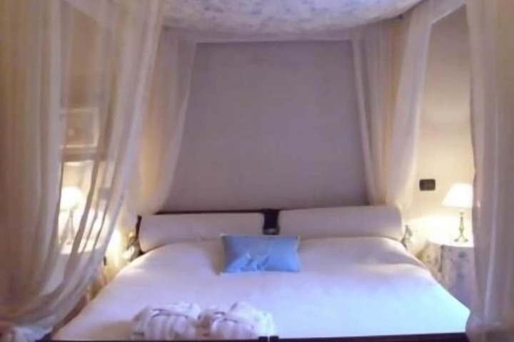 Room 11 of 56