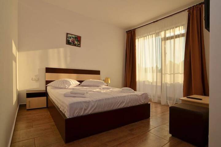 Room 4 of 20