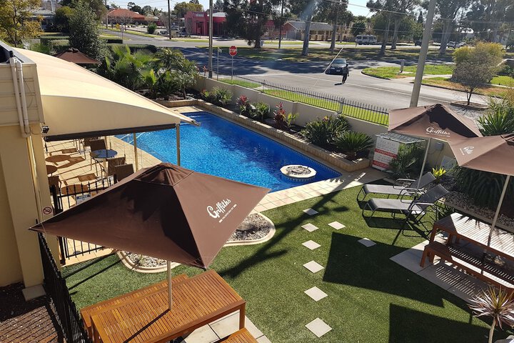 Pool 43 of 77