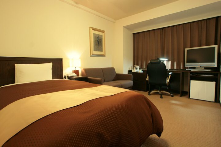 Room 3 of 25