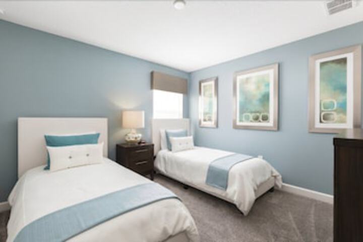 Room 28 of 35