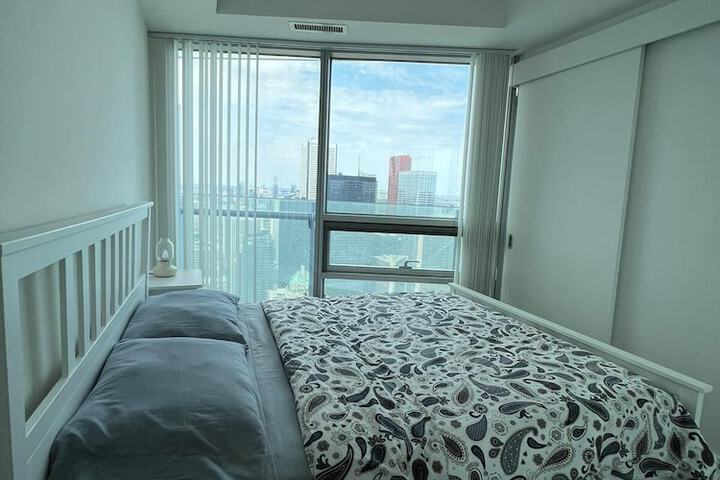 Room 15 of 90