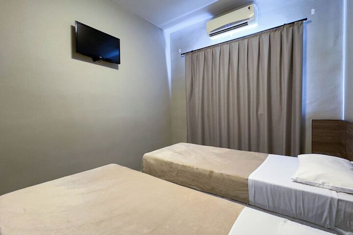 Room 5 of 48