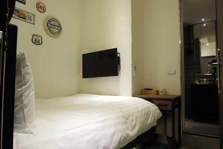 Room 22 of 37