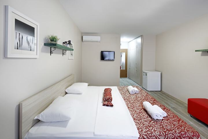 Room 21 of 40