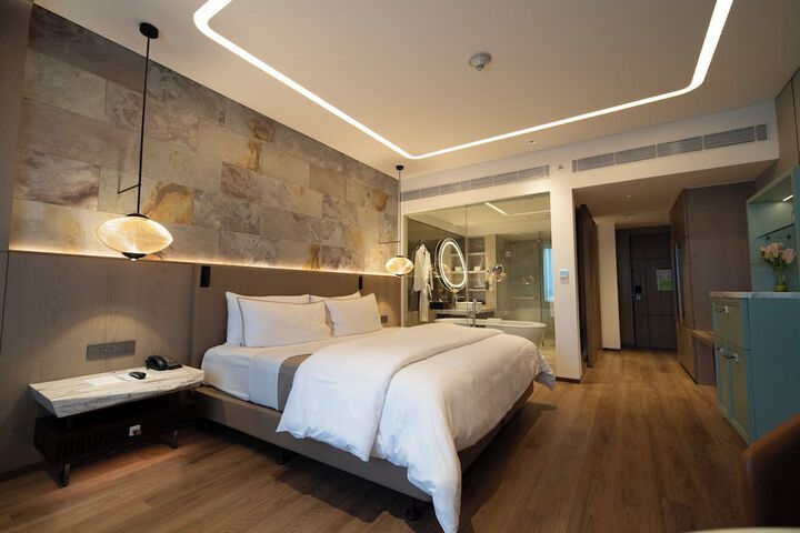Room 25 of 109
