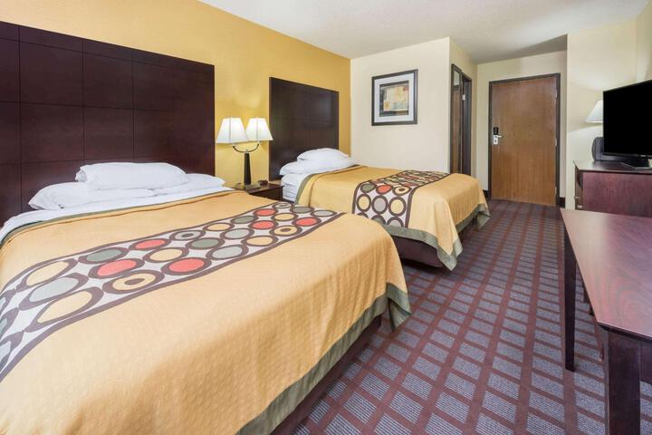 1 Queen Bed Mobility Accessible (7 of 8)