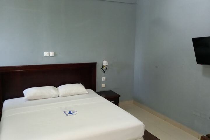 Room 3 of 21