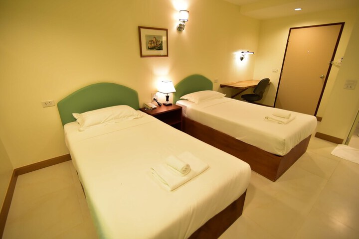 Room 8 of 62