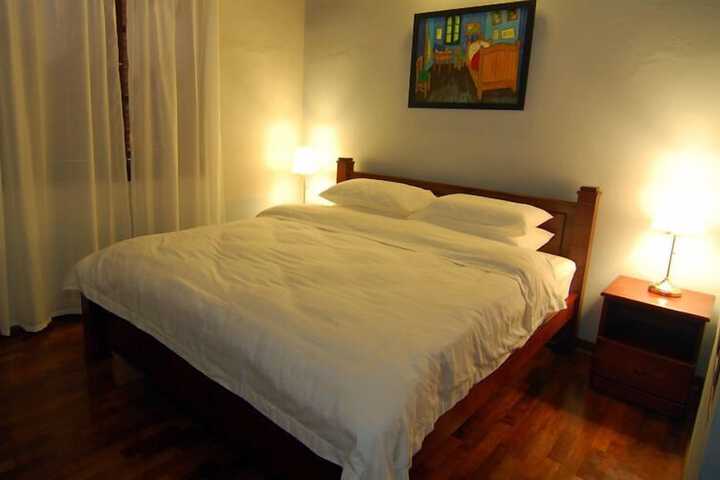 Room 10 of 27