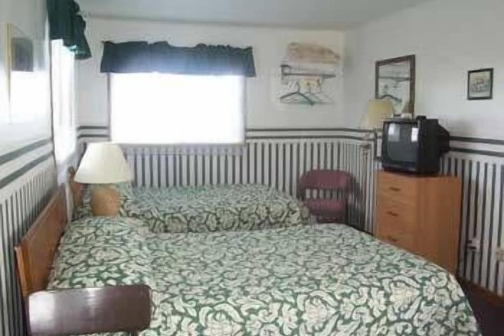 Room 5 of 24
