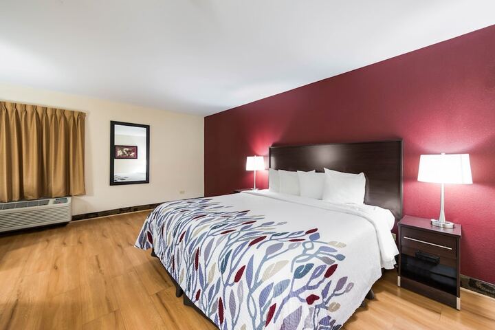 1 King Bed (21 of 23)