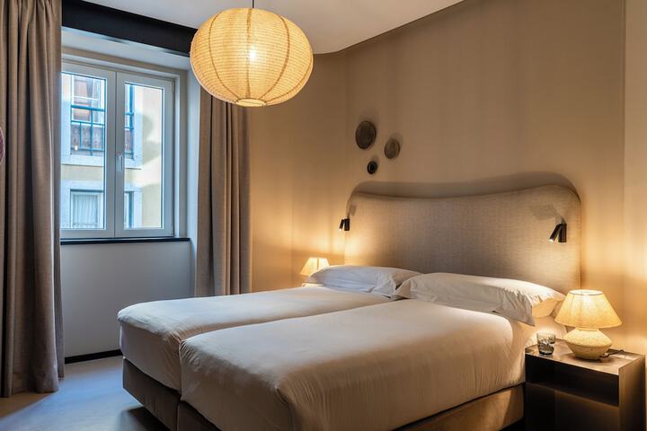 Room 11 of 50