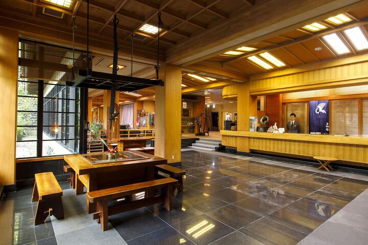 Entrance & Lobby