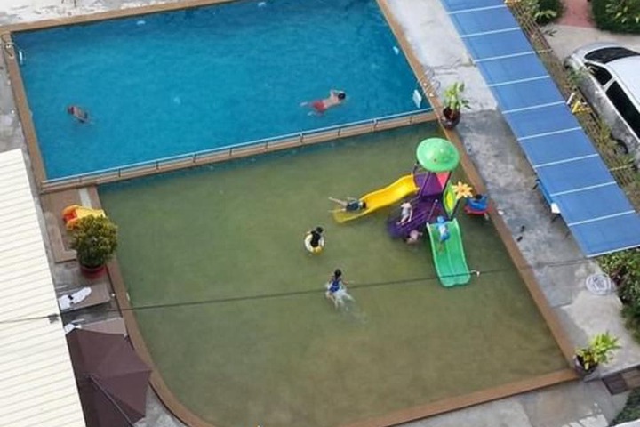 Pool 24 of 37