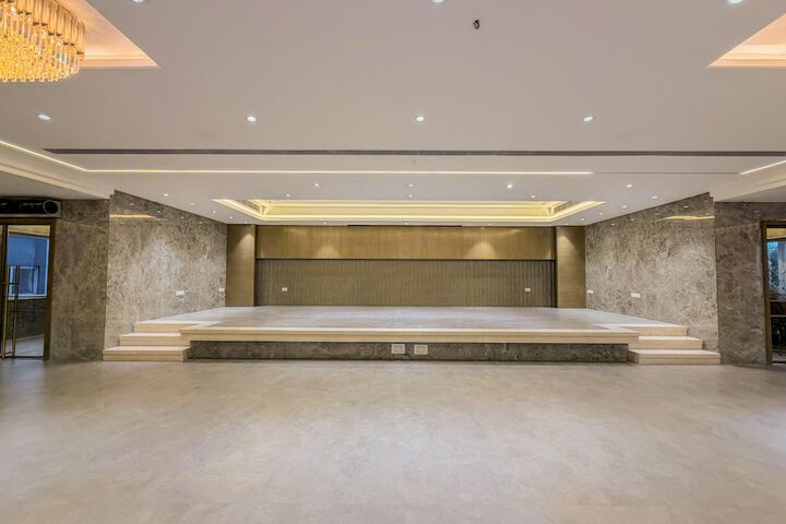 Ballroom/Hall 52 of 59