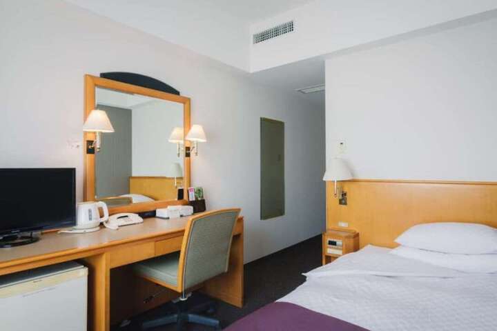 Room 14 of 39