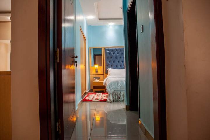 Room 13 of 28