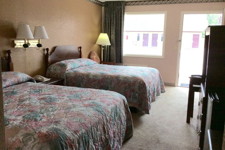 Room 4 of 13