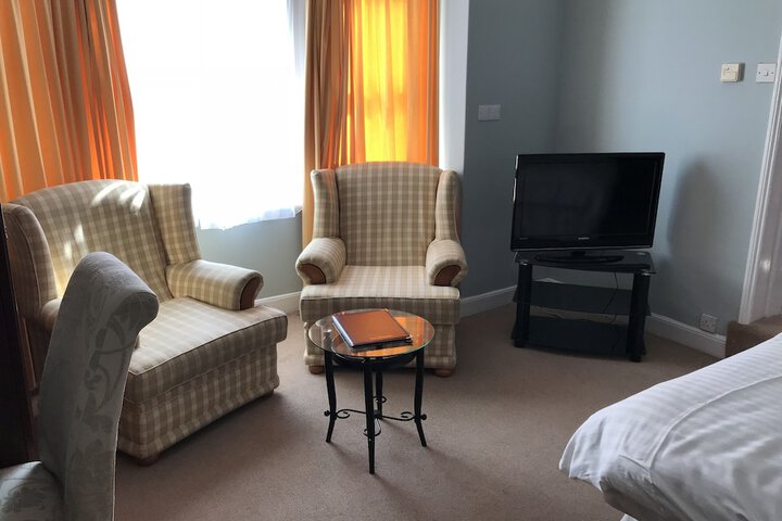 Room 12 of 37