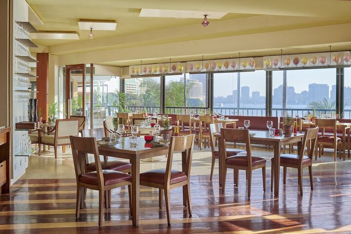Dining 76 of 147