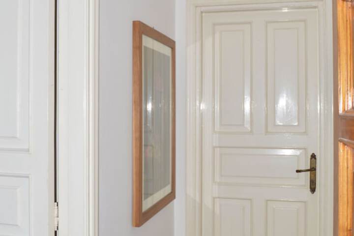 Room 32 of 75