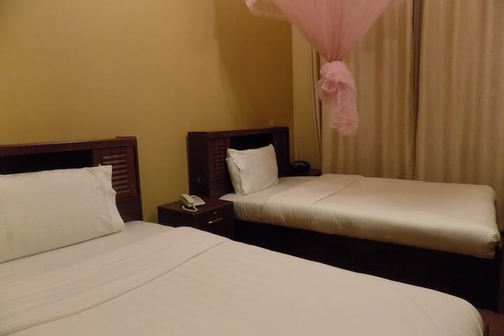 Room 10 of 15