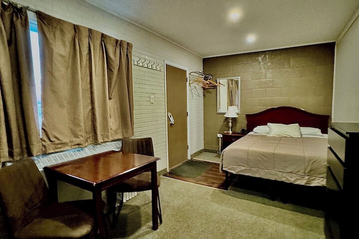 Room 14 of 39