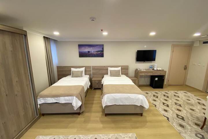Room 8 of 66