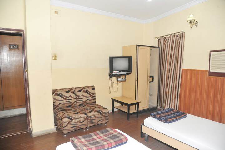Room 19 of 34
