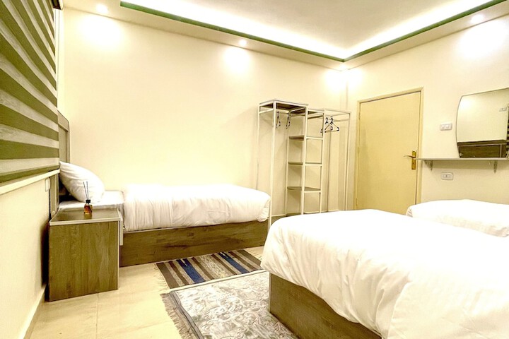 Room 9 of 39