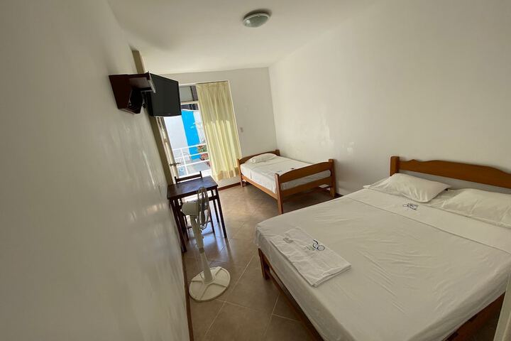 Room 4 of 18