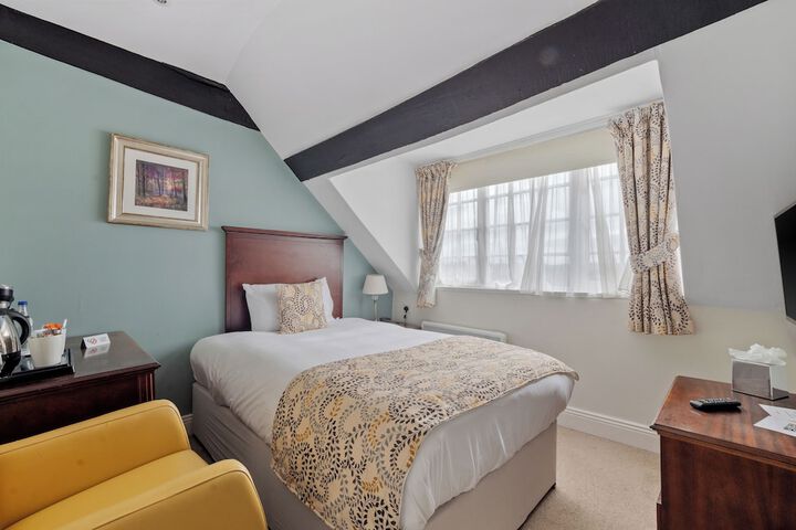 Room 9 of 23
