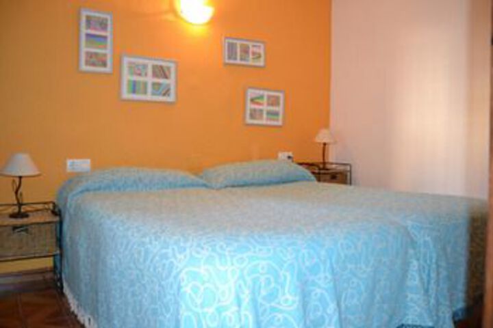 Room 2 of 9