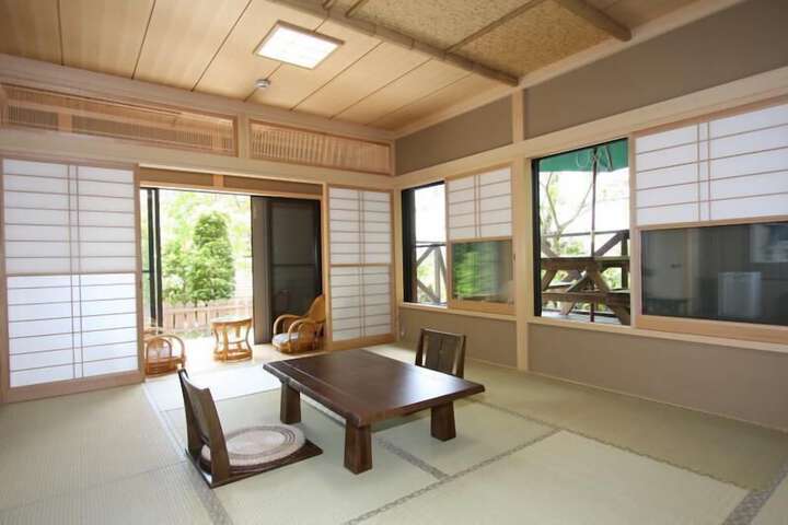 Room 9 of 23