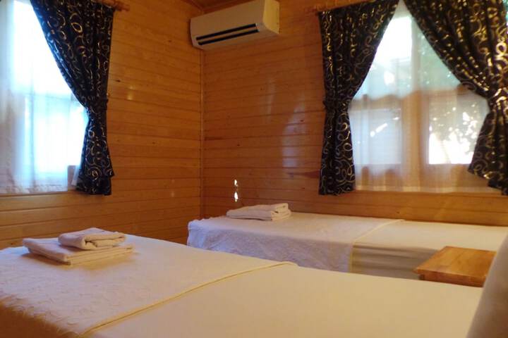 Room 18 of 115