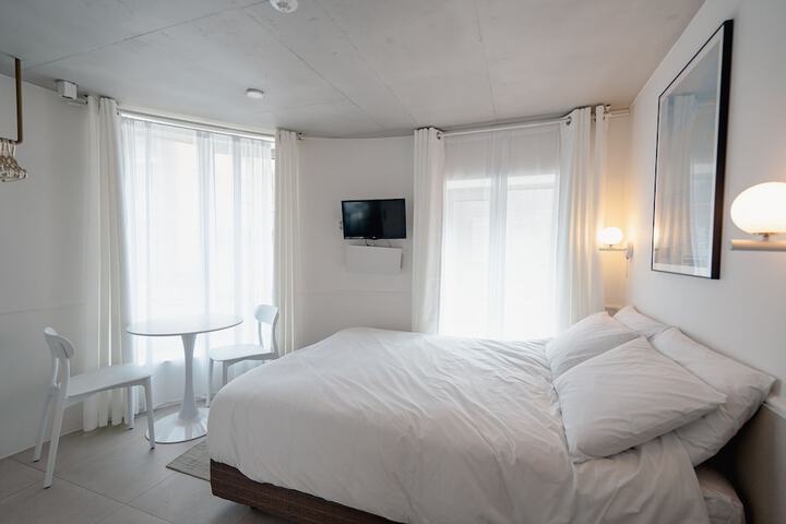 Room 45 of 96
