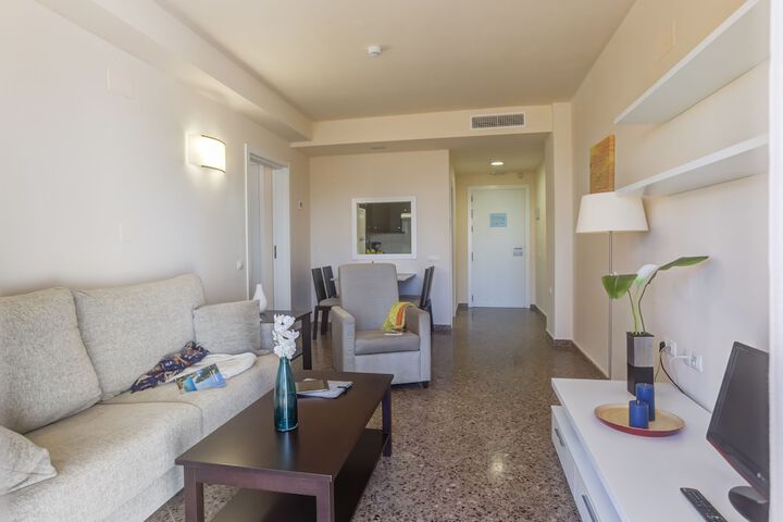Room 11 of 38