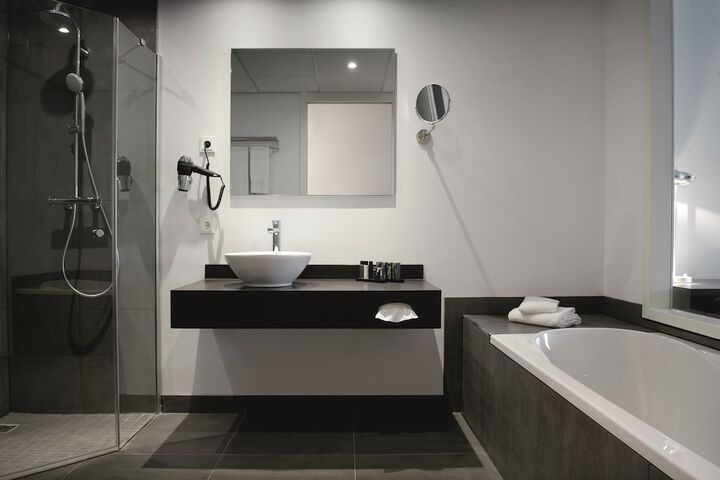 Clean Restrooms