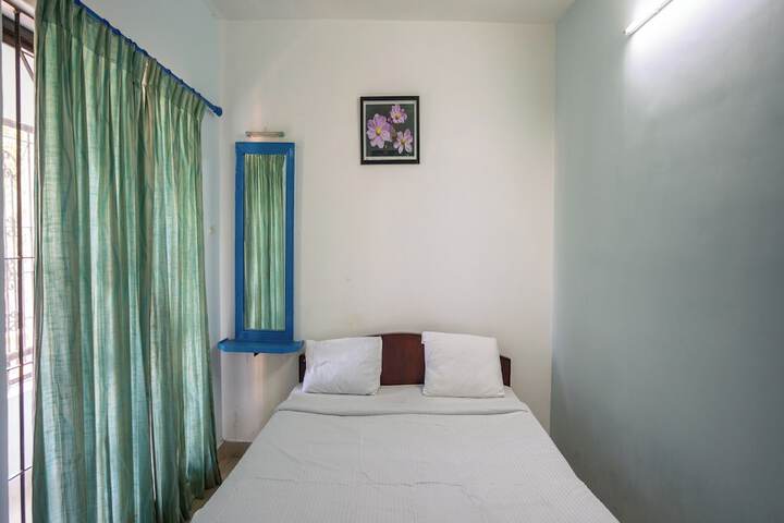 Room 13 of 53