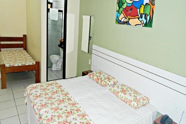 Room 13 of 35