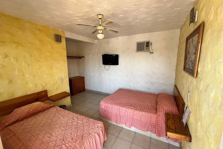 Room 3 of 18