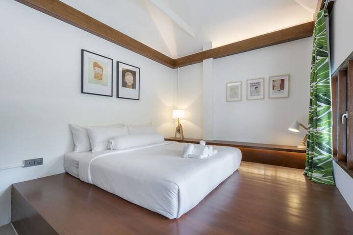 Room 3 of 219