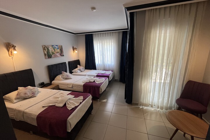 Room 7 of 42