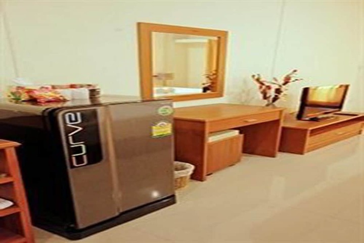 Room 8 of 27