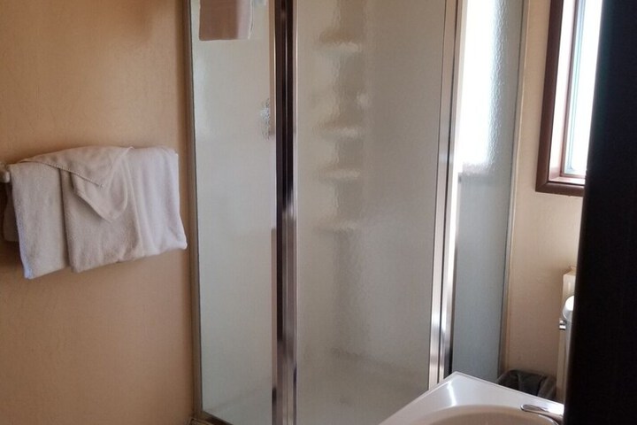 Room 102 of 149