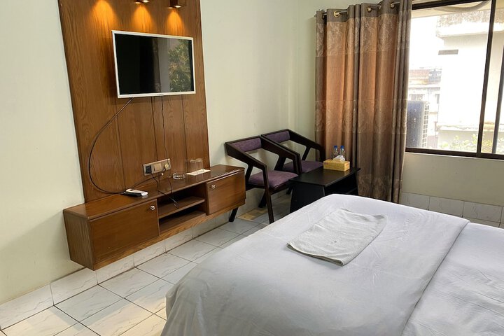 Room 3 of 15