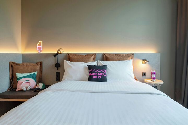 Room 44 of 74